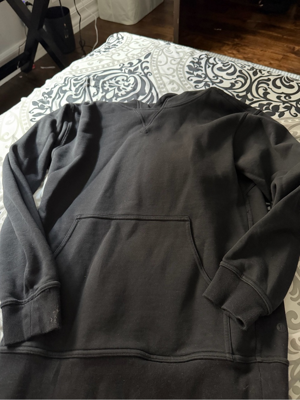 lululemon athletica Men's Black Pullover Hoodie Sweatshirt